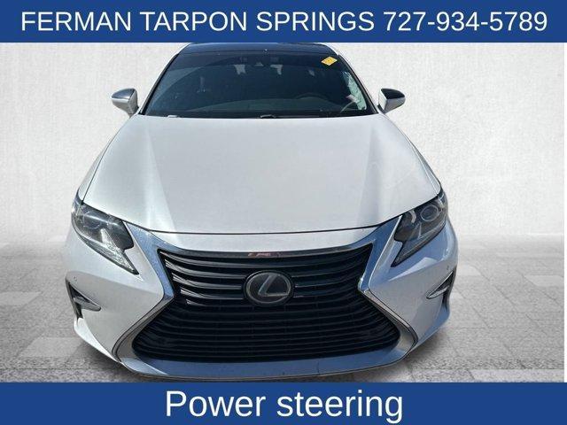 Photo of 2018 White Lexus ES 350