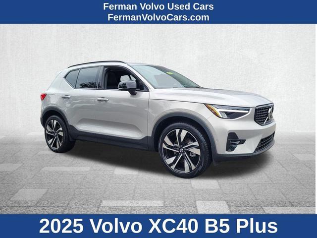 2025 Volvo XC40