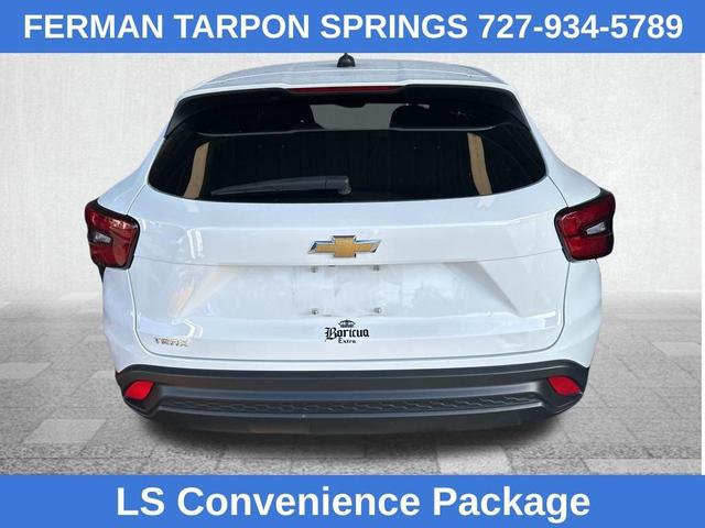 Photo of 2024 Summit White Chevrolet Trax