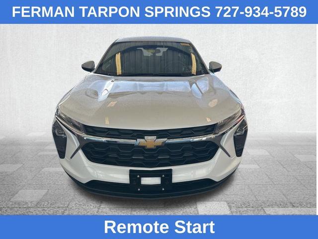 Photo of 2024 Summit White Chevrolet Trax