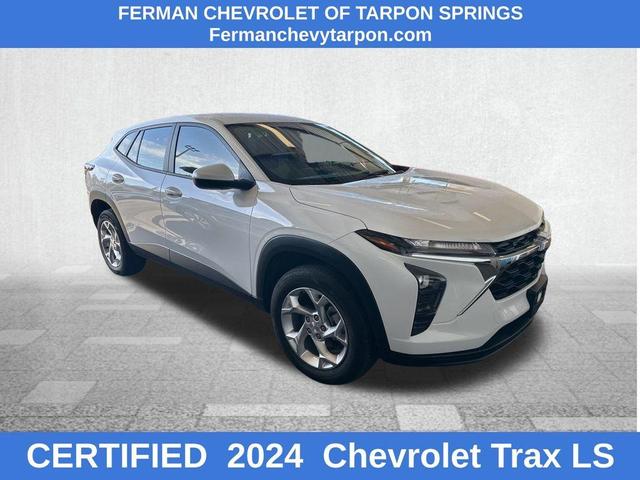Photo of 2024 Summit White Chevrolet Trax