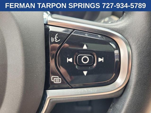 Photo of 2022 Fusion Red Metallic Volvo XC60