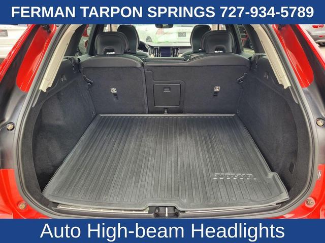 Photo of 2022 Fusion Red Metallic Volvo XC60