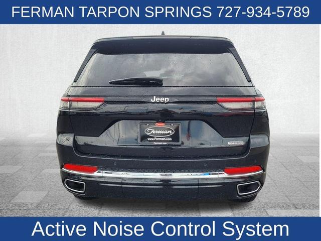 Photo of 2023 Diamond Black Jeep Grand Cherokee