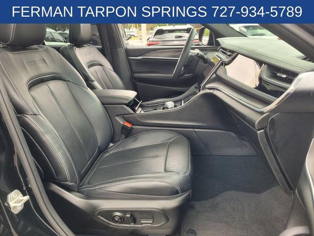 Photo of 2023 Diamond Black Jeep Grand Cherokee