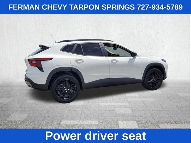 Photo of 2025 Summit White Chevrolet Trax
