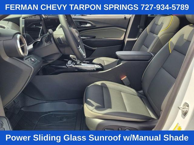 Photo of 2025 Summit White Chevrolet Trax