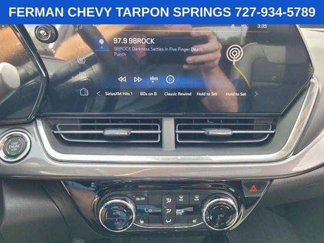 Photo of 2025 Summit White Chevrolet Trax