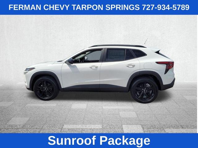Photo of 2025 Summit White Chevrolet Trax