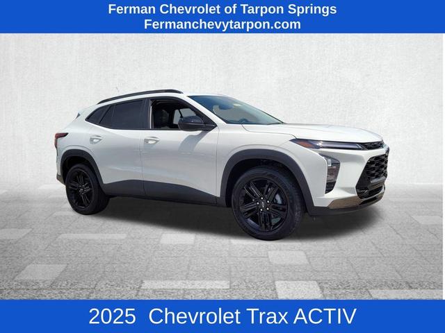 Photo of 2025 Summit White Chevrolet Trax
