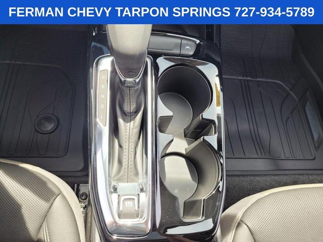 Photo of 2025 Summit White Chevrolet Trax