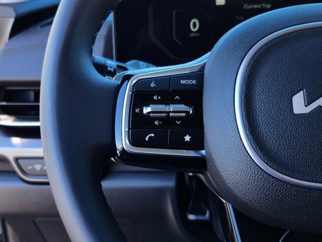 Photo of 2025 Ceramic Silver Kia Carnival Hybrid