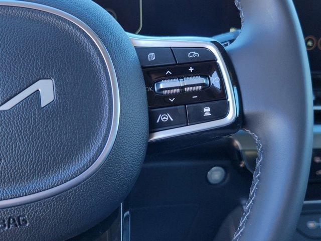 Photo of 2025 Ceramic Silver Kia Carnival Hybrid