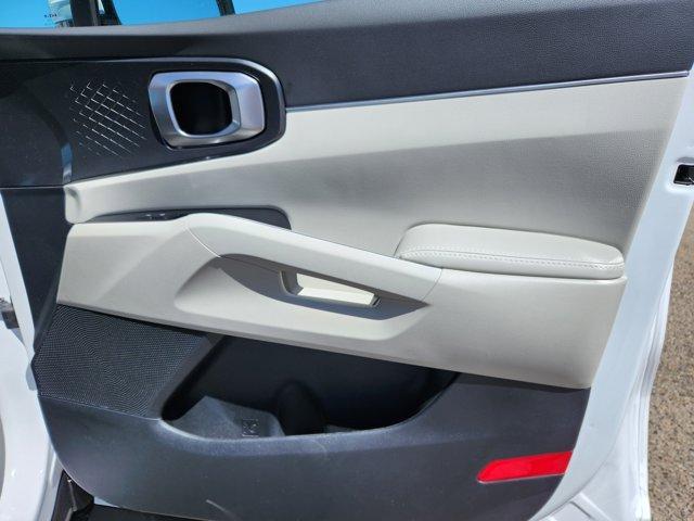 Photo of 2025 Glacial White Pearl Kia Sorento