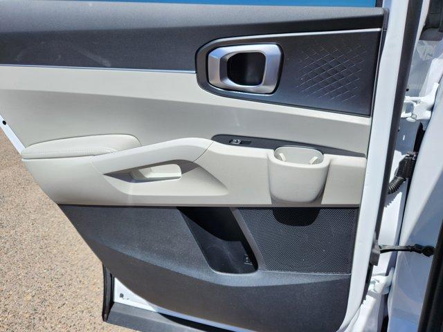 Photo of 2025 Glacial White Pearl Kia Sorento