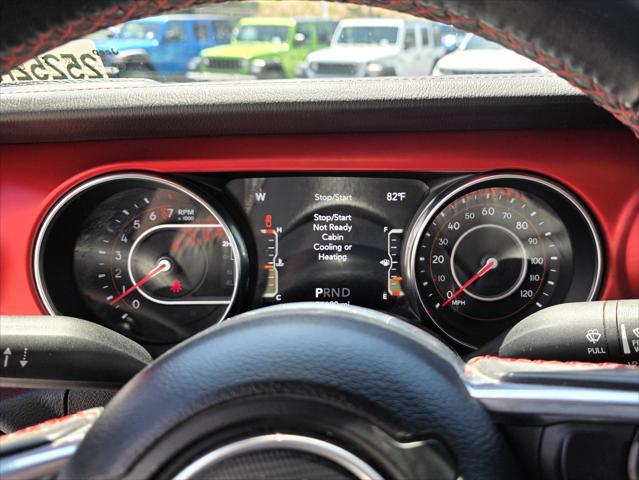 Photo of 2022 Black Clearcoat Jeep Gladiator