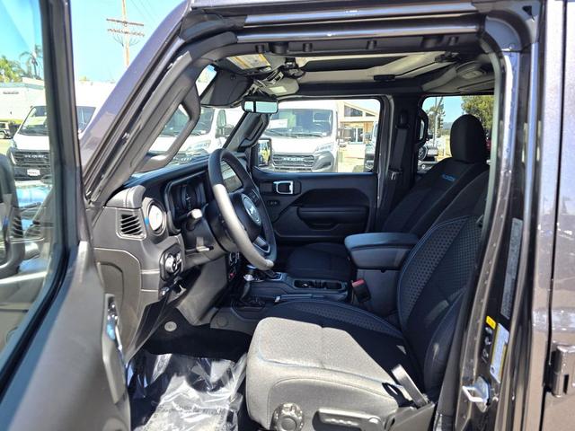 Photo of 2025 Granite Crystal Metallic Clearcoat Jeep Wrangler 4xe