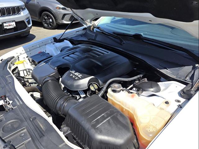 Photo of 2019 Bright White Clearcoat Chrysler 300