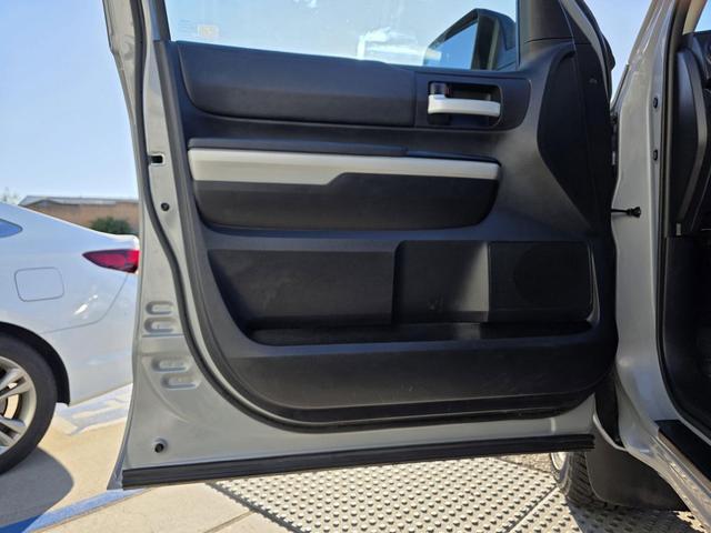 Photo of 2019 Gray Toyota Tundra