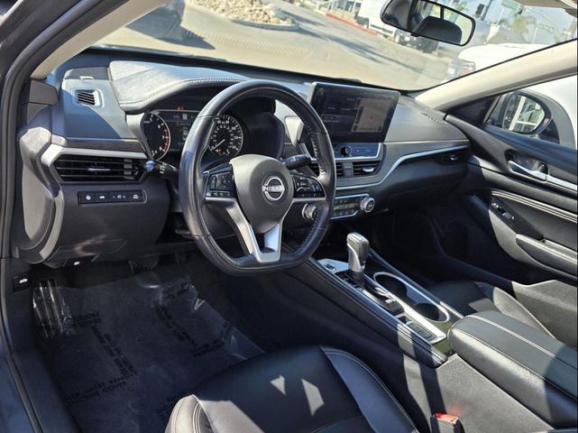 Photo of 2023 Gun Metallic Nissan Altima