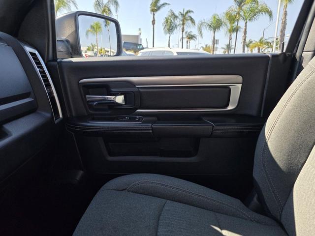 Photo of 2022 Granite Crystal Metallic Clearcoat RAM 1500 Classic