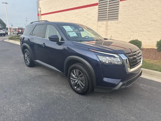 Photo of 2024 Deep Ocean Blue Pearl Nissan Pathfinder