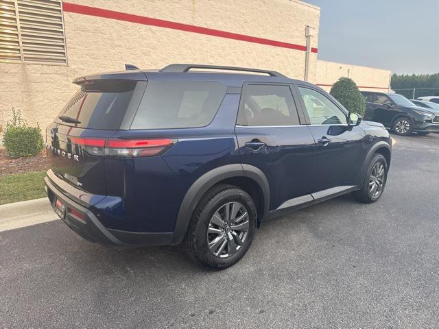 Photo of 2024 Deep Ocean Blue Pearl Nissan Pathfinder