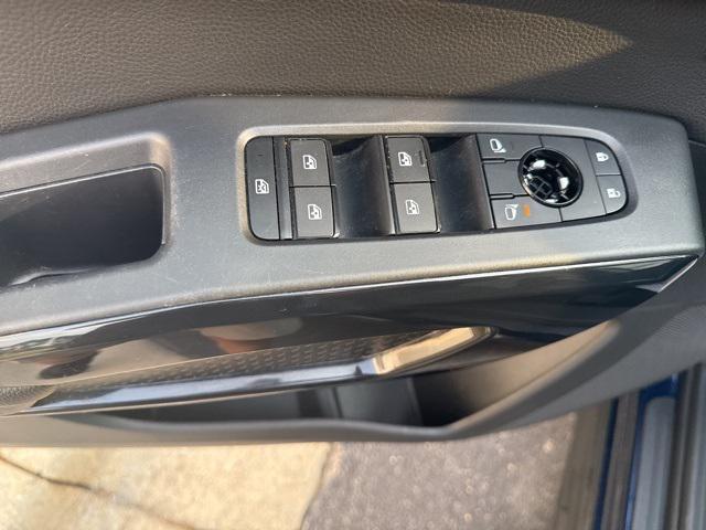 Photo of 2024 Deep Ocean Blue Pearl Nissan Pathfinder
