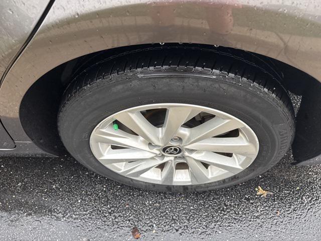 Photo of 2024 Predawn Gray Mica Toyota Camry