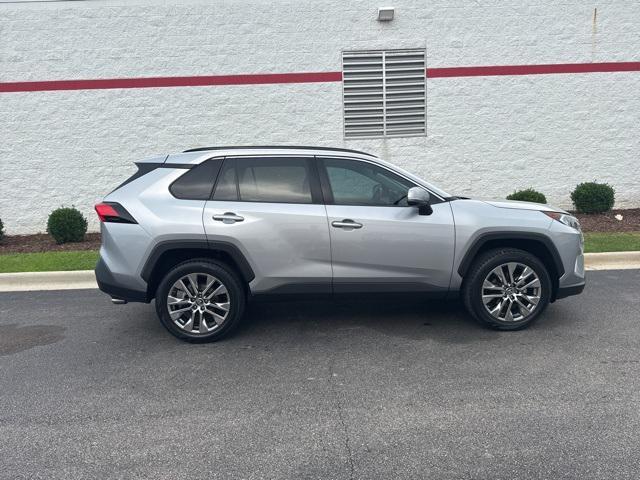 Photo of 2019 Silver Sky Metallic Toyota RAV4