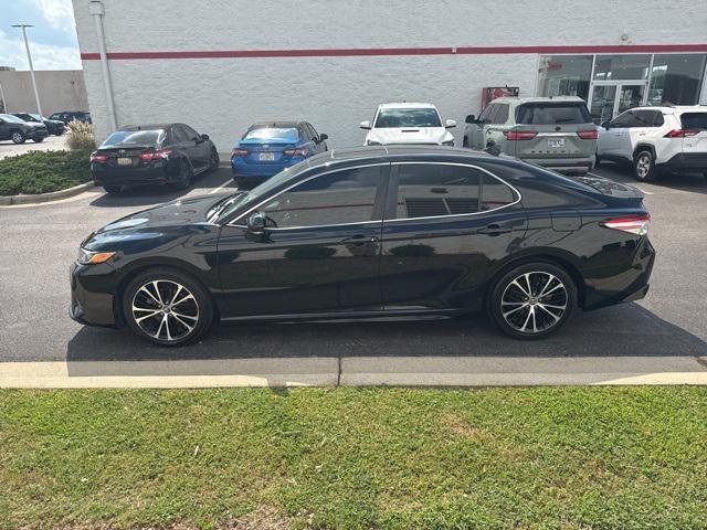Photo of 2020 Midnight Black Metallic Toyota Camry