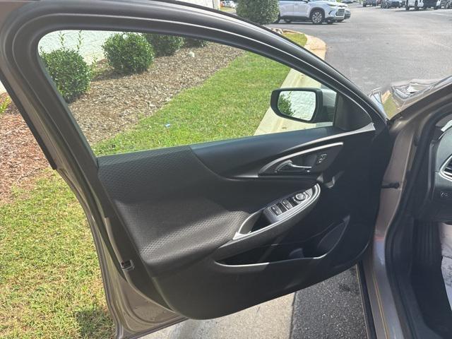 Photo of 2024 Mineral Gray Metallic Chevrolet Malibu