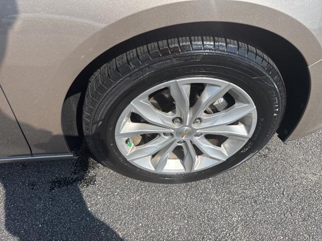 Photo of 2024 Mineral Gray Metallic Chevrolet Malibu