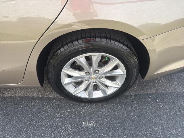 Photo of 2024 Mineral Gray Metallic Chevrolet Malibu