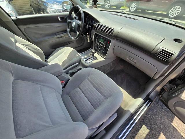 Photo of 2003 Pewter Volkswagen Passat