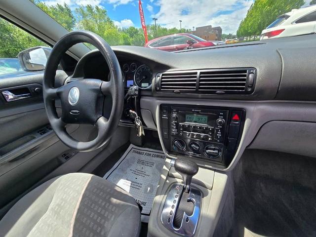 Photo of 2003 Pewter Volkswagen Passat