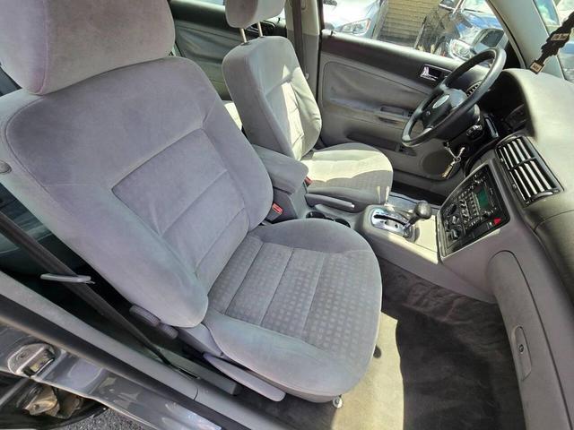 Photo of 2003 Pewter Volkswagen Passat