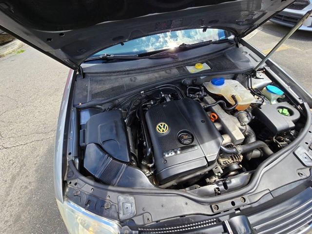 Photo of 2003 Pewter Volkswagen Passat