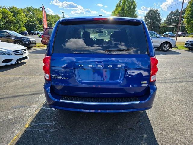 Photo of 2019 Blue Dodge Grand Caravan