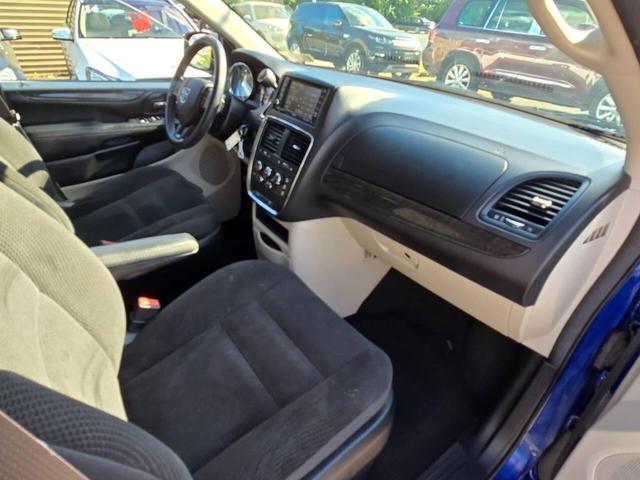 Photo of 2019 Blue Dodge Grand Caravan