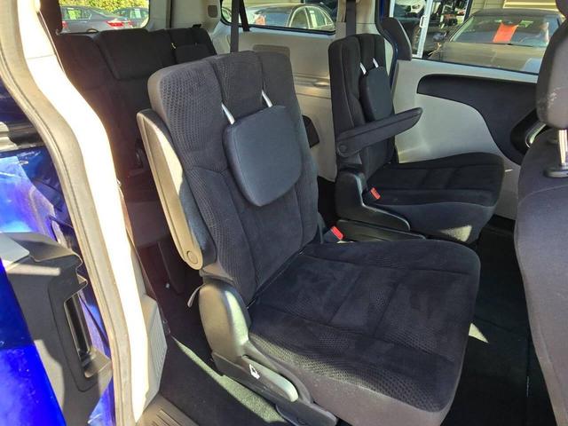 Photo of 2019 Blue Dodge Grand Caravan