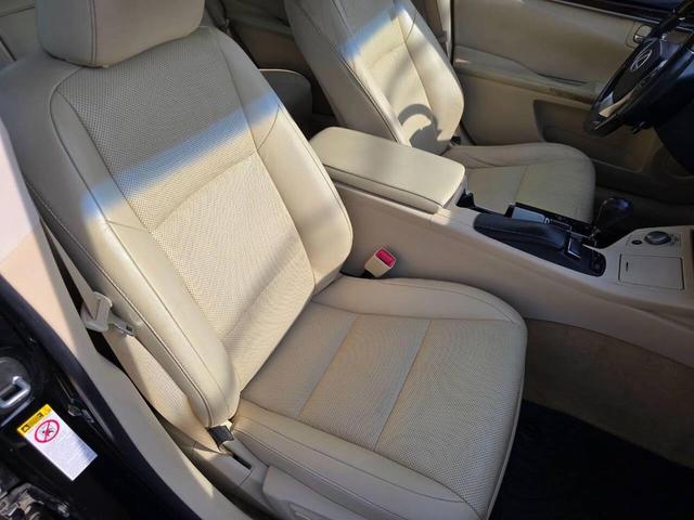 Photo of 2014 Black Lexus ES 350