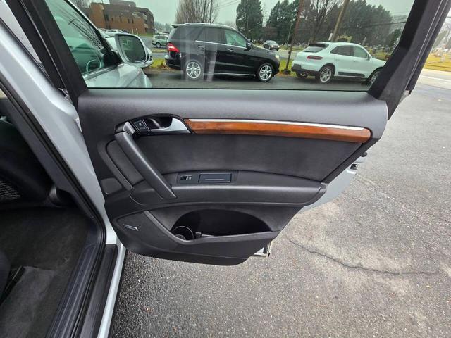 Photo of 2012 Silver Audi Q7