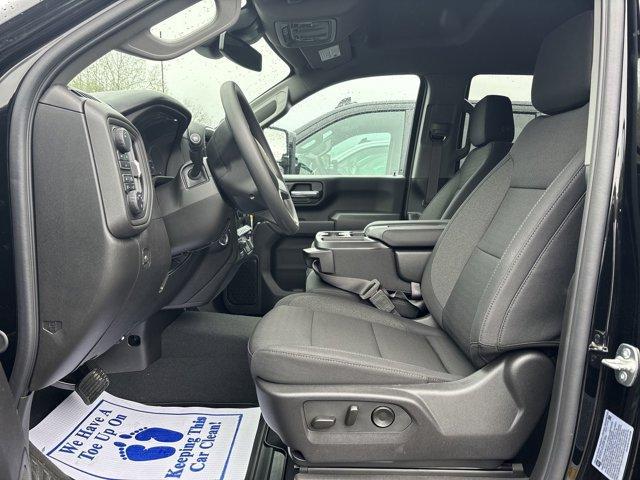 Photo of 2025 Black Chevrolet Silverado 2500
