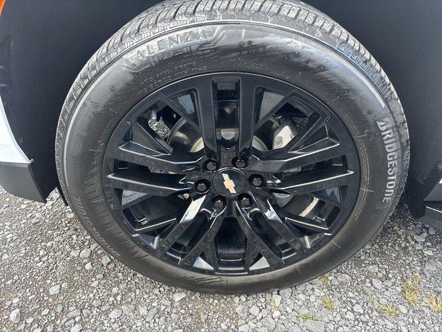Photo of 2024 Summit White Chevrolet Tahoe
