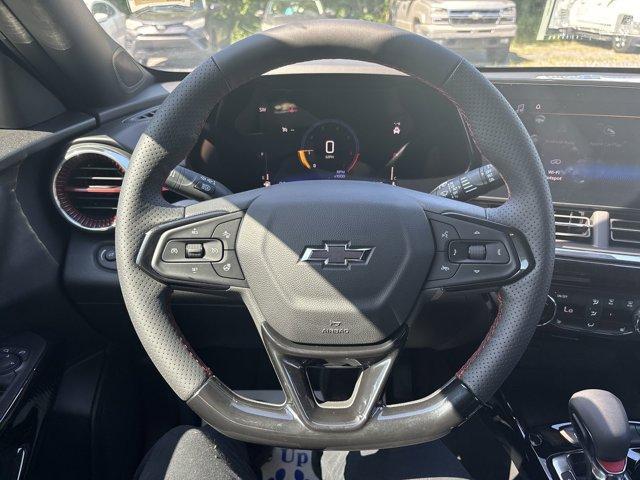 Photo of 2025 Summit White Chevrolet Trax