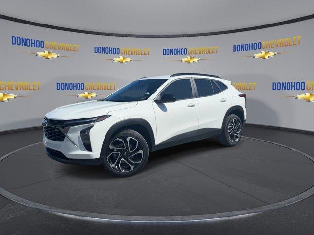 Photo of 2025 Summit White Chevrolet Trax