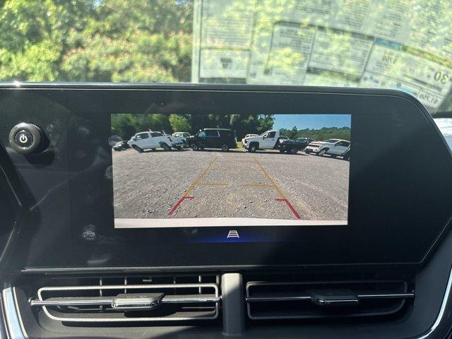 Photo of 2025 Summit White Chevrolet Trax