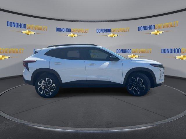 Photo of 2025 Summit White Chevrolet Trax