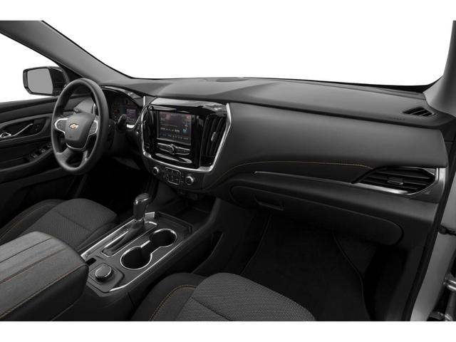 Photo of 2020 Silver Ice Metallic Chevrolet Traverse
